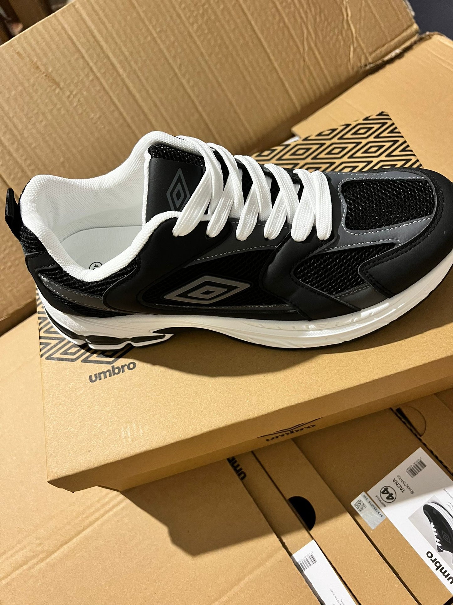 Umbro noir et blanche