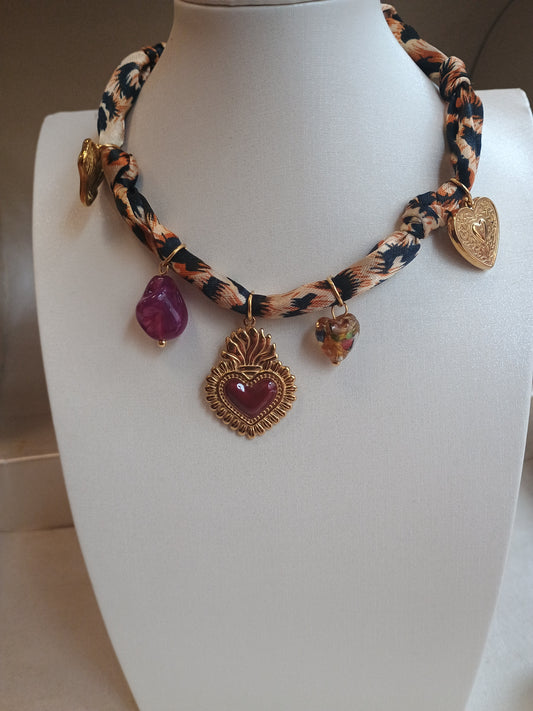 Collier rosa