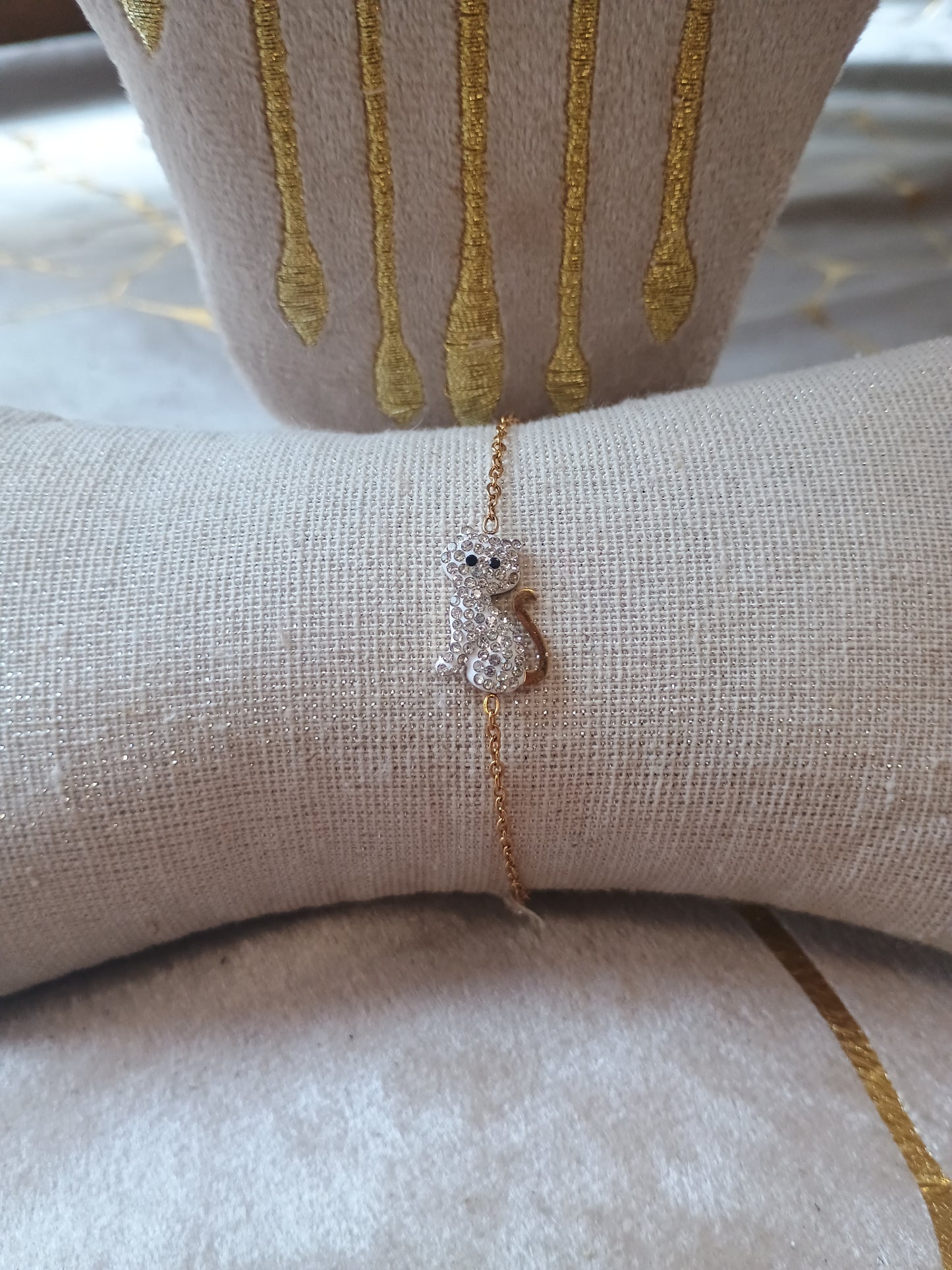 Bracelet cat